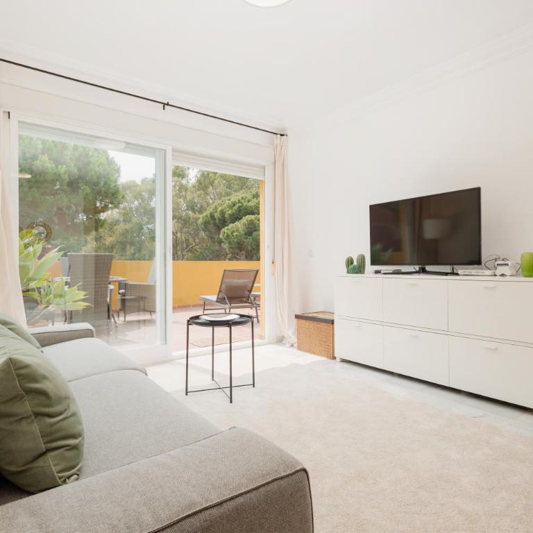 Apartment, close to beaches, restaurants and supermarkets, in urb. Marbella Park Beach, Elviria - Two-Bedroom Apartment - 2
