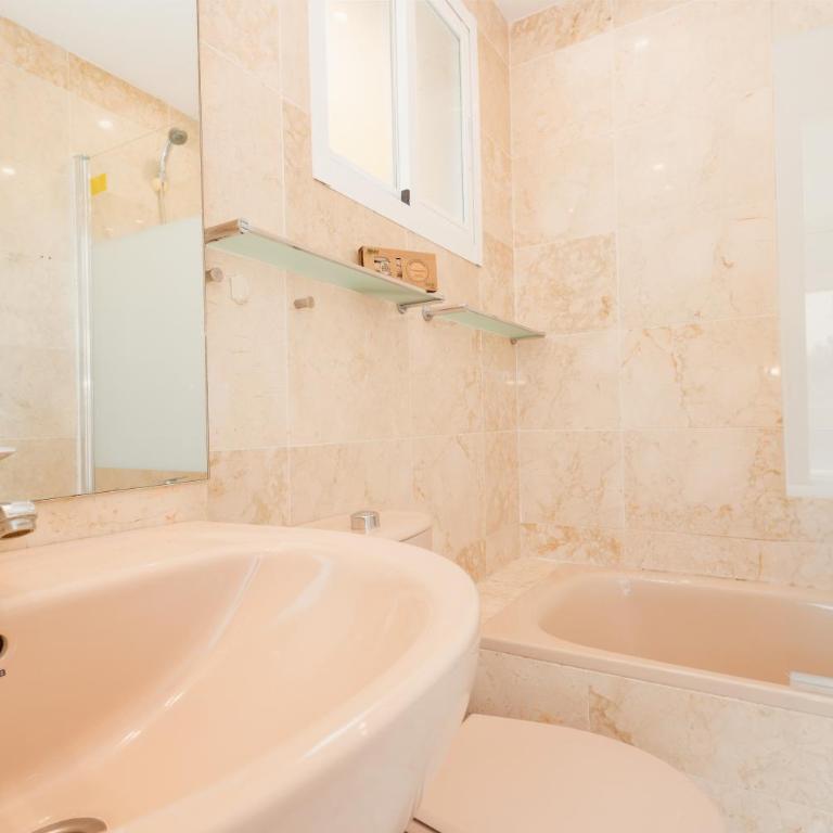 Apartment, close to beaches, restaurants and supermarkets, in urb. Marbella Park Beach, Elviria - Two-Bedroom Apartment - 8