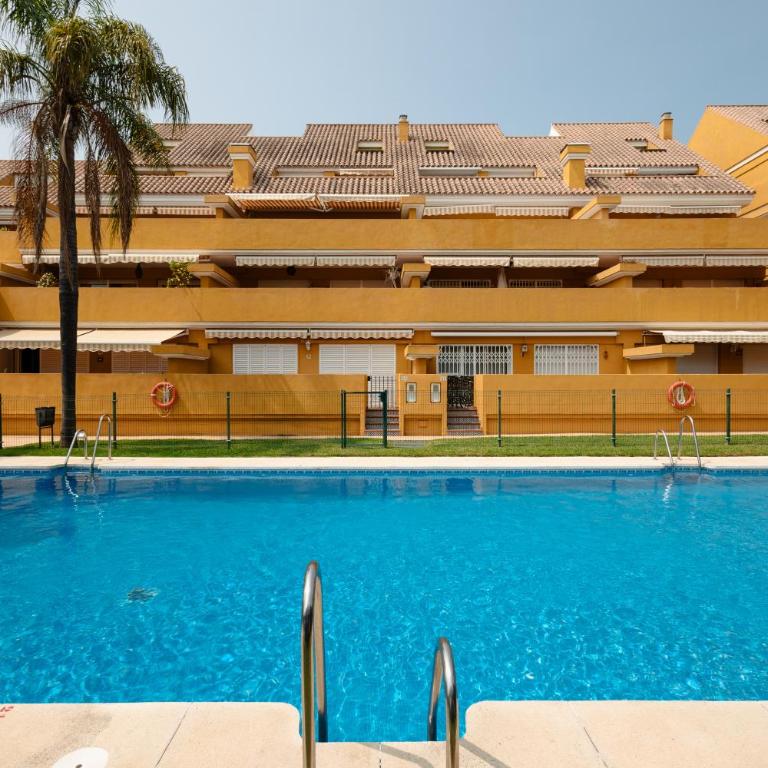 Apartment, close to beaches, restaurants and supermarkets, in urb. Marbella Park Beach, Elviria - Two-Bedroom Apartment - 43