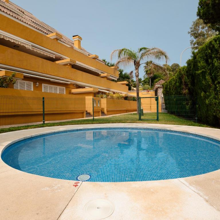Apartment, close to beaches, restaurants and supermarkets, in urb. Marbella Park Beach, Elviria - Two-Bedroom Apartment - 12