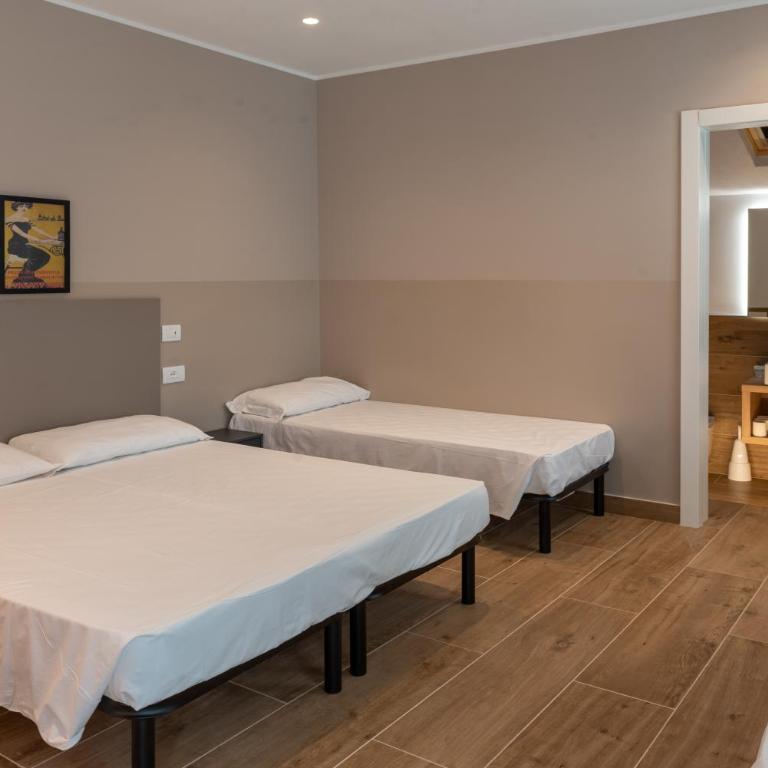 M14 RESIDENZA BASSANELLO - Camera Familiare con Bagno Privato - 13