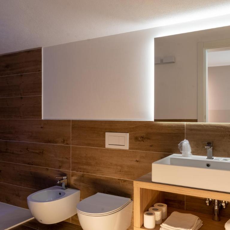 M14 RESIDENZA BASSANELLO - Camera Familiare con Bagno Privato - 2
