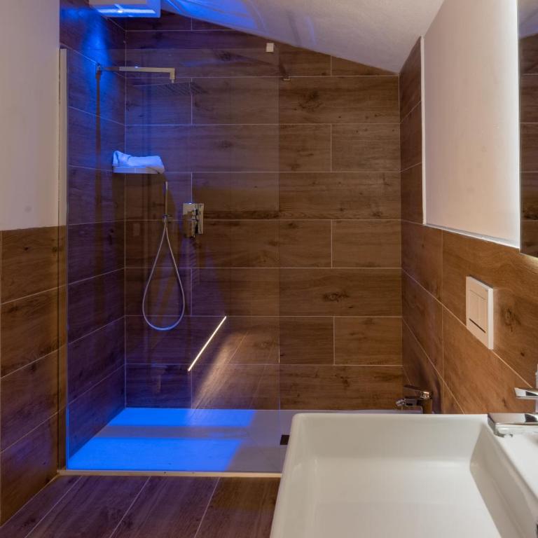 M14 RESIDENZA BASSANELLO - Camera Familiare con Bagno Privato - 9