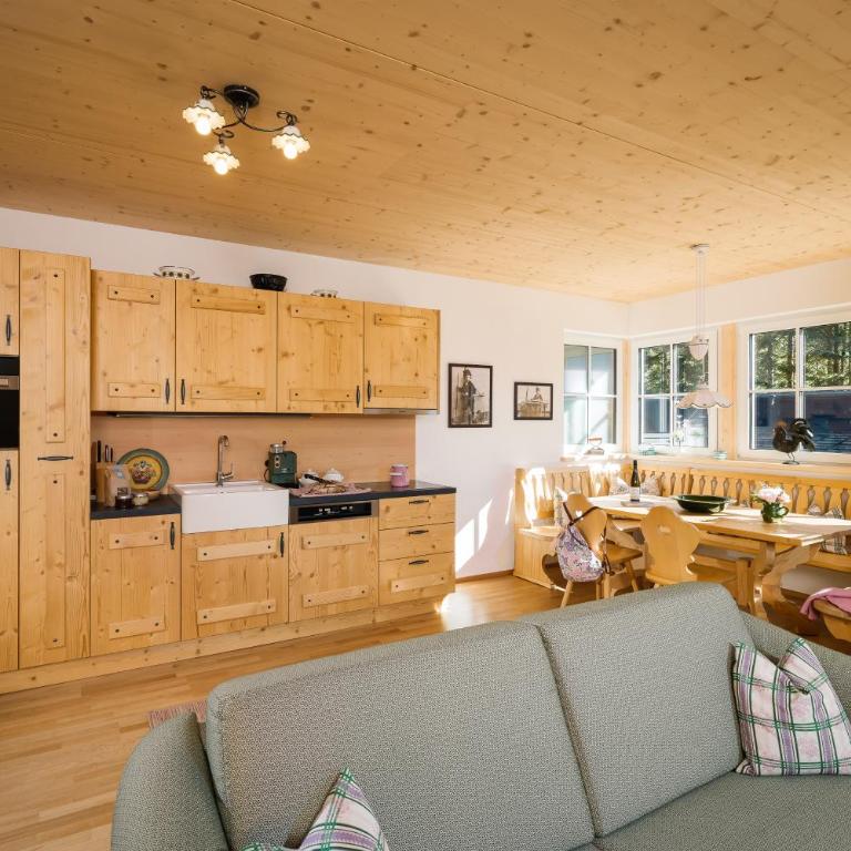 Narzissendorf Zloam am Grundlsee - Two-Bedroom Apartment - 2