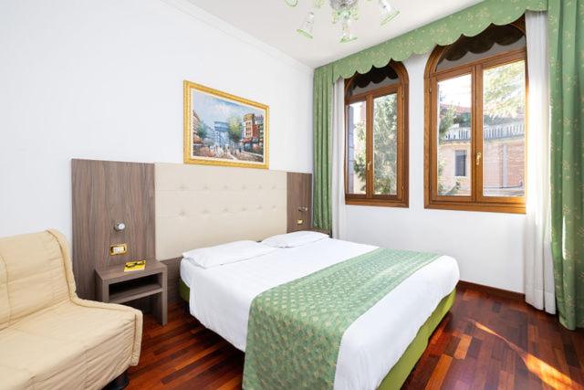 Hotel Villa Cipro - Habitación Doble con cama supletoria - 2