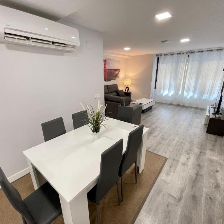 DAU Centro Free Parking II - Two-Bedroom Apartment - 11
