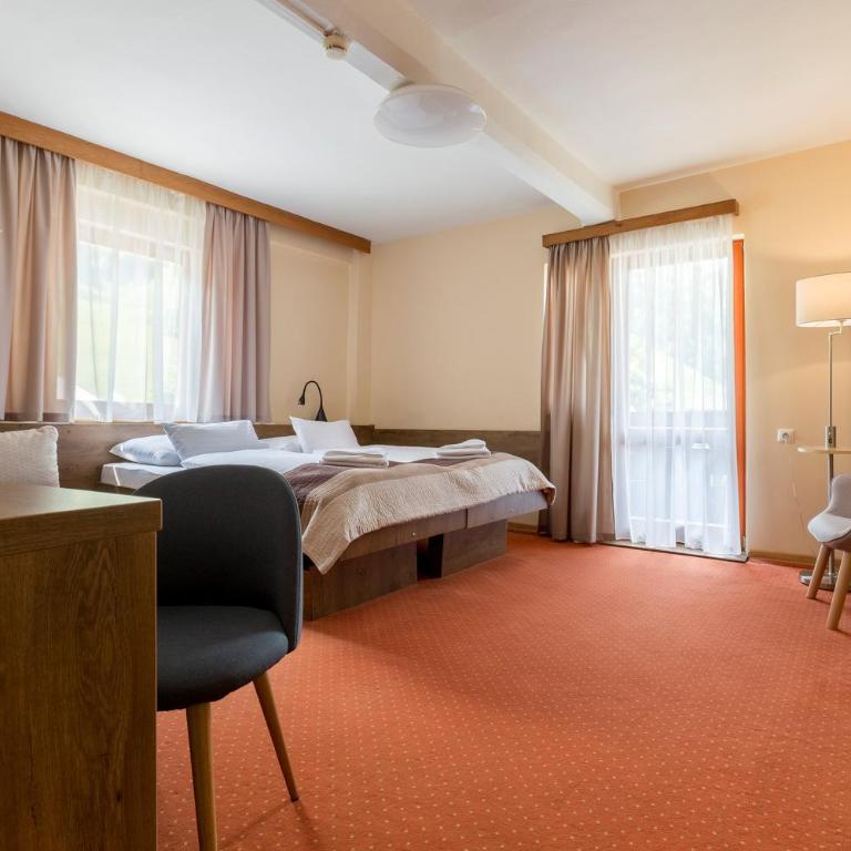 Hotel Post Fusch - Standard Dreibettzimmer mit Balkon - 4
