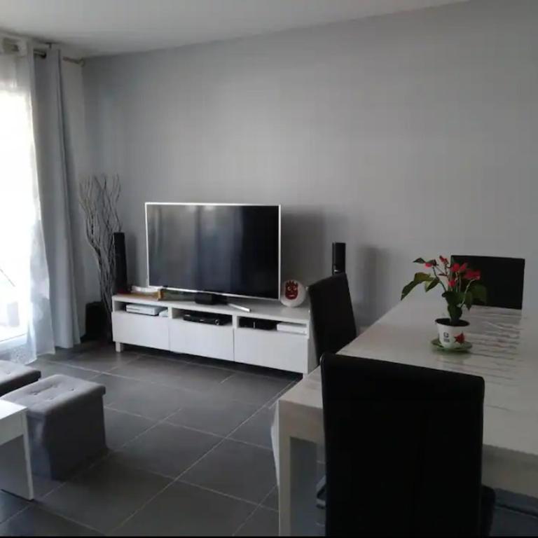 Beau T3 + clim + parking Saint Cyr sur mer - Appartement 2 Chambres - 2