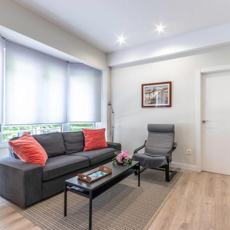Moderno y Amplio en el Centro - Three-Bedroom Apartment - 17