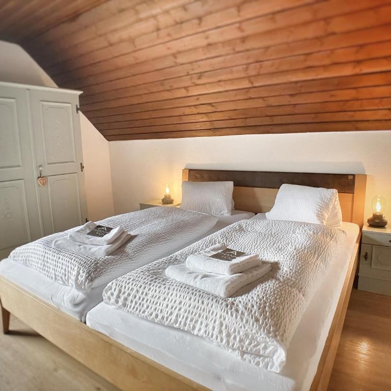 Gasthof Auwirt - Doppelzimmer mit Balkon - 1