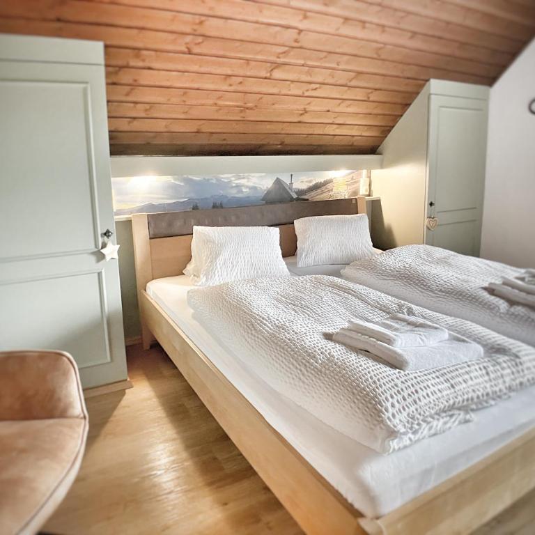 Gasthof Auwirt - Doppelzimmer mit Balkon - 13