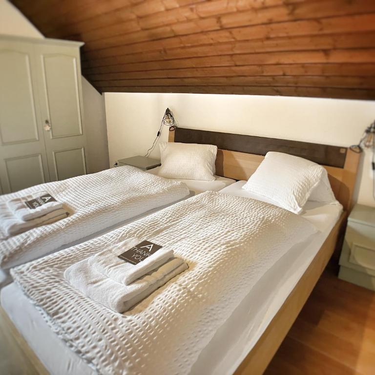Gasthof Auwirt - Doppelzimmer mit Balkon - 8