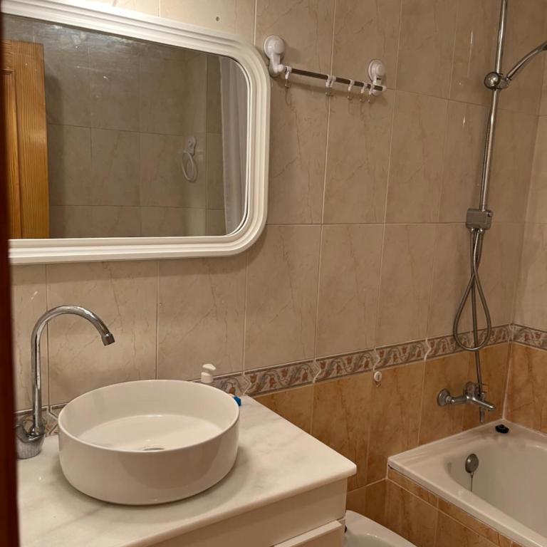 Almuden's green apartment, HIGH-SPEED FREE WIFI, 250m to Beach, The center of Torrevieja - Two-Bedroom Apartment - 11