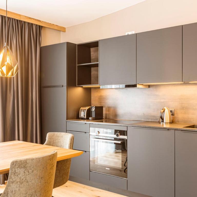 Zillertal Suites Fügen by ALPS RESORTS - Premium Apartment mit 2 Schlafzimmern für bis zu 6 Personen - 15