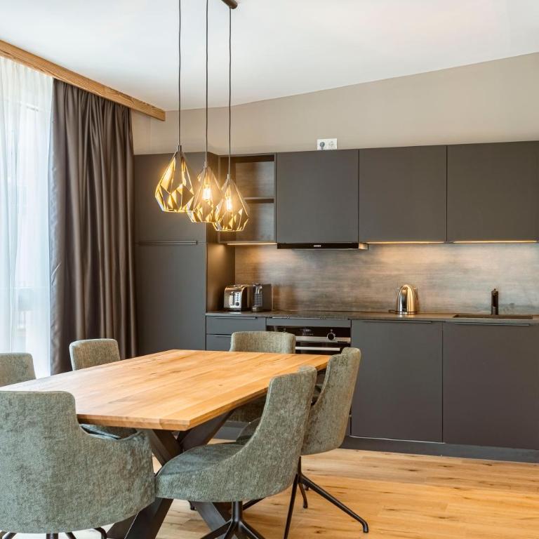 Zillertal Suites Fügen by ALPS RESORTS - Premium Apartment mit 2 Schlafzimmern für bis zu 6 Personen - 16