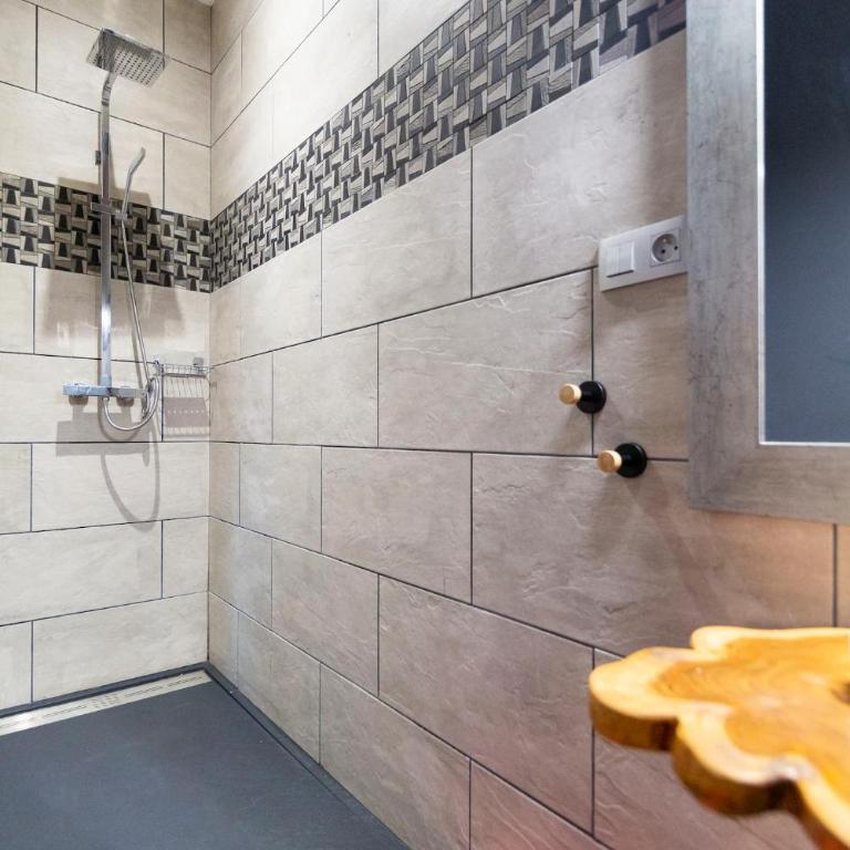 Les Suites Locarno, Parking-Proche gare - Appartement 1 Chambre - 9