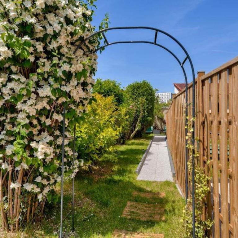 Fabuleuse maison/jardin d’architecte proche Paris - Three-Bedroom Villa - 12