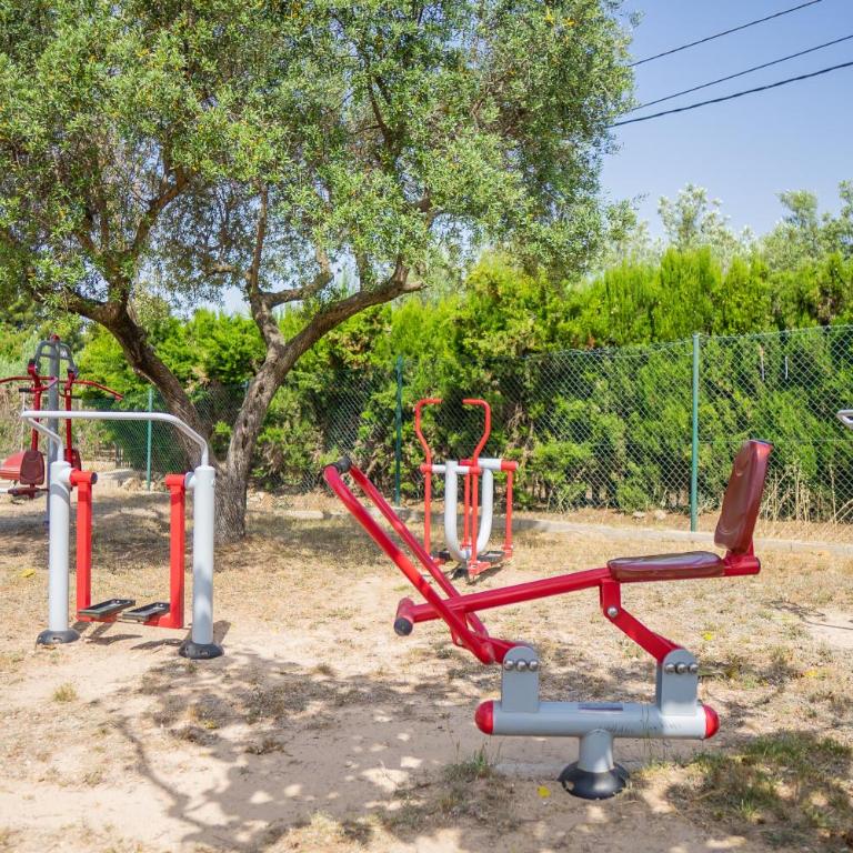 Camping Cambrils Caban - Parcela Confort vacía con electricidad - Para caravana, tienda o furgoneta - Hay que llevar tienda, caravana o furgoneta propias - 4