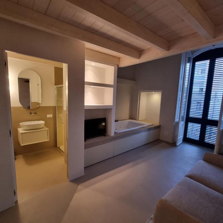LA BELLA VOLTA - elegant rooms - Suite con Vasca Idromassaggio - 8