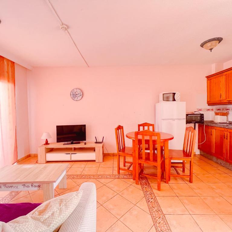 Central 1BR in Las Americas, Walk to Beach and Fun, LA103 - Apartment - 19