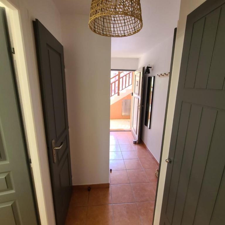 Appartement Domaine du Golf avec Piscine - One-Bedroom Apartment - 16