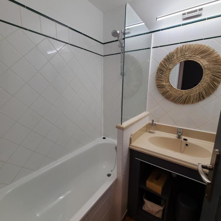 Appartement Domaine du Golf avec Piscine - One-Bedroom Apartment - 15