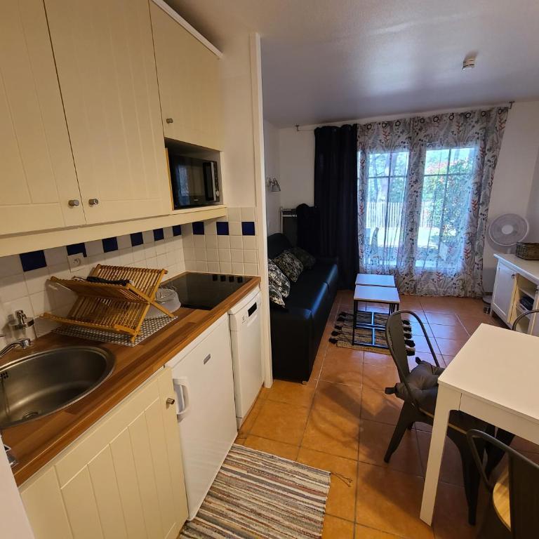 Appartement Domaine du Golf avec Piscine - One-Bedroom Apartment - 10