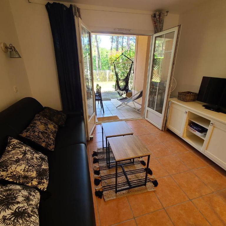 Appartement Domaine du Golf avec Piscine - One-Bedroom Apartment - 9