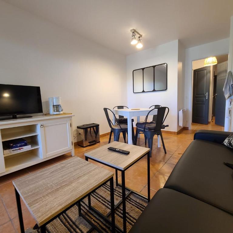Appartement Domaine du Golf avec Piscine - One-Bedroom Apartment - 6