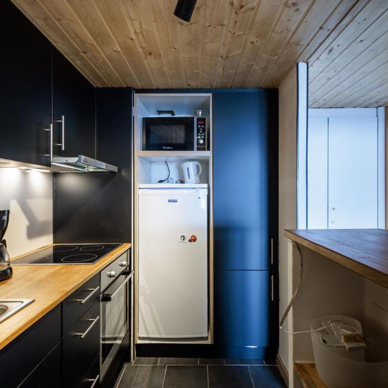Superbe appartement, en 2 parties, au centre d'Anzère - Apartment - 12