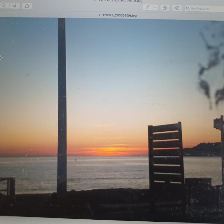 Proche Sanary et plage, grand appartement lumineux dans villa privée, 3 CH avec terrasse et jardin , climatisé SIX FOURS LES PLAGES 300m de la mer - Apartment mit 3 Schlafzimmern und Balkon - 5