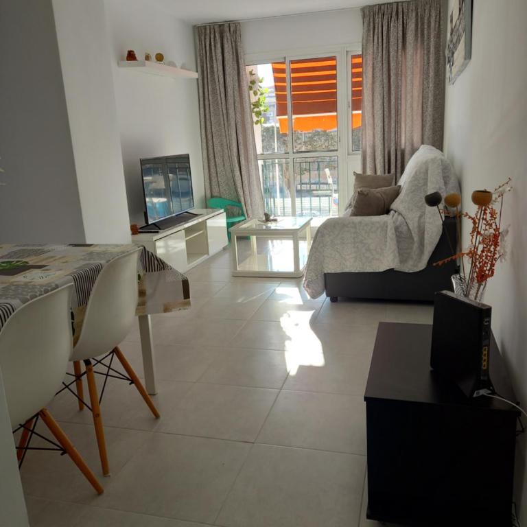 Apartments Malaga central Station parking Terrace with sun - Apartamento de 3 dormitorios - 5
