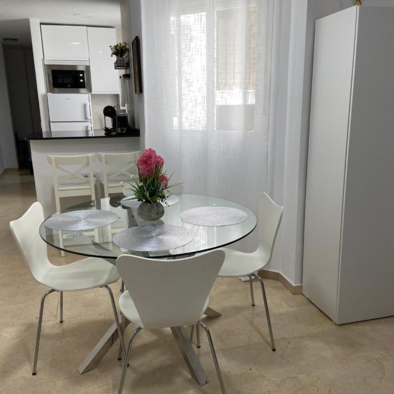 Beach and city apartment a 50m de la playa - One-Bedroom Apartment - 5