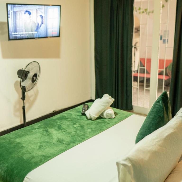 Africa house-Casa Hotel Laureles-La70 - Double Room with Shared Bathroom - 10