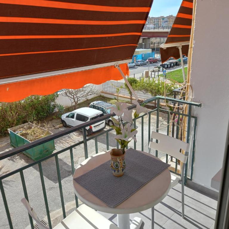 Apartments Malaga central Station parking Terrace with sun - Apartamento de 3 dormitorios - 1
