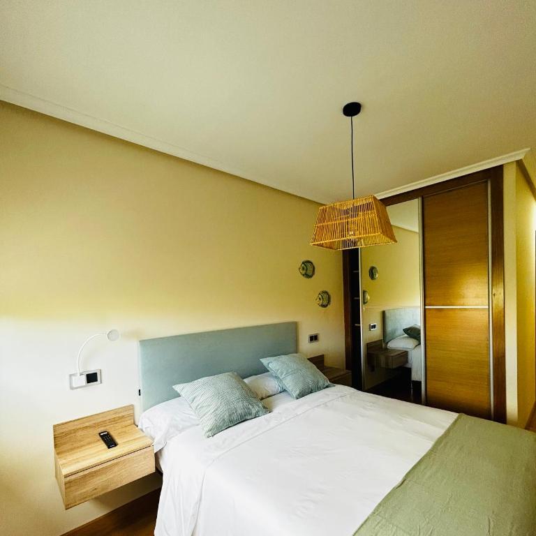 MARINA LLANES V - Two-Bedroom Apartment - 13