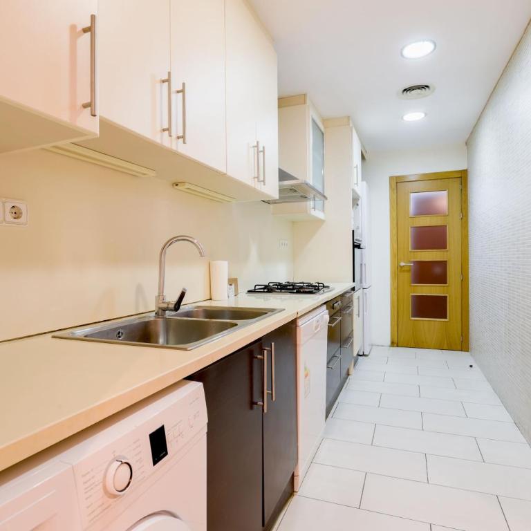 Alcam Gold - Superior Three-Bedroom Apartment - 14