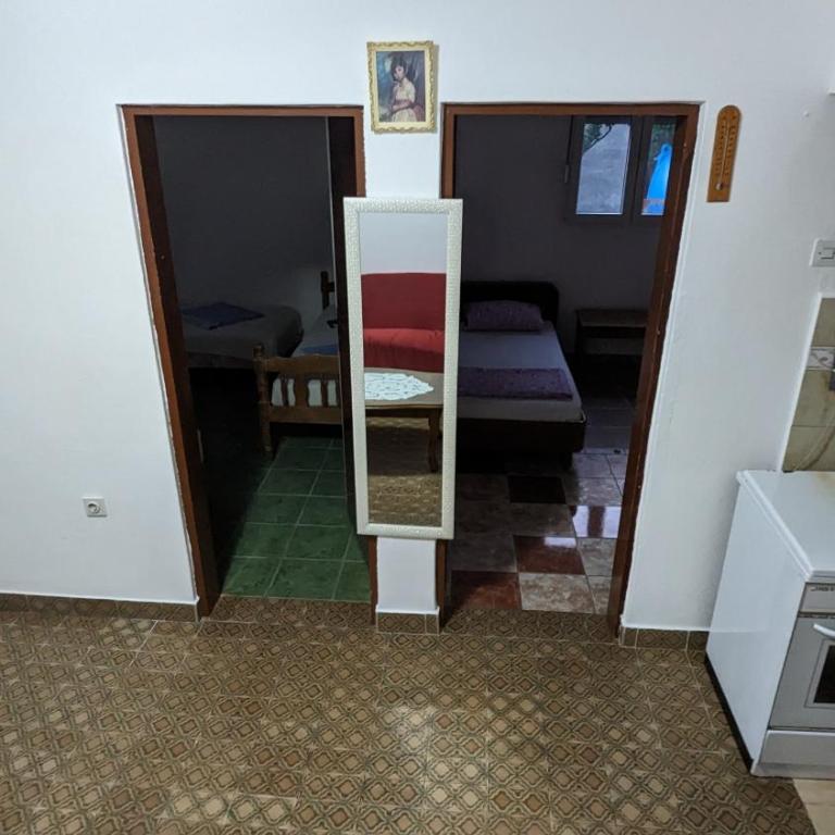 Private guest-house Gutic - Porodična Soba - 12