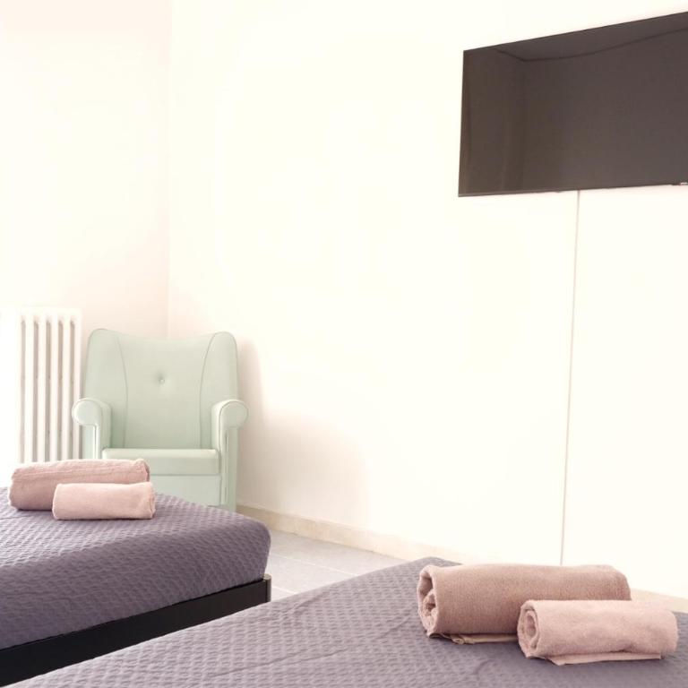 NERI Rooms - Double or Twin Room with Shared Bathroom - 5