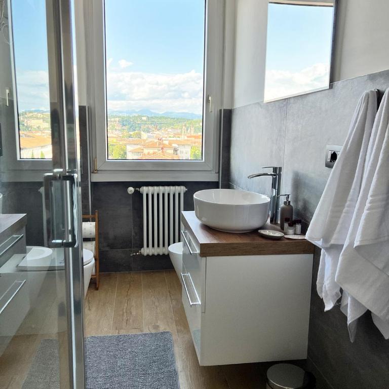 Juliet's Apartment Verona - One-Bedroom Apartment - 3