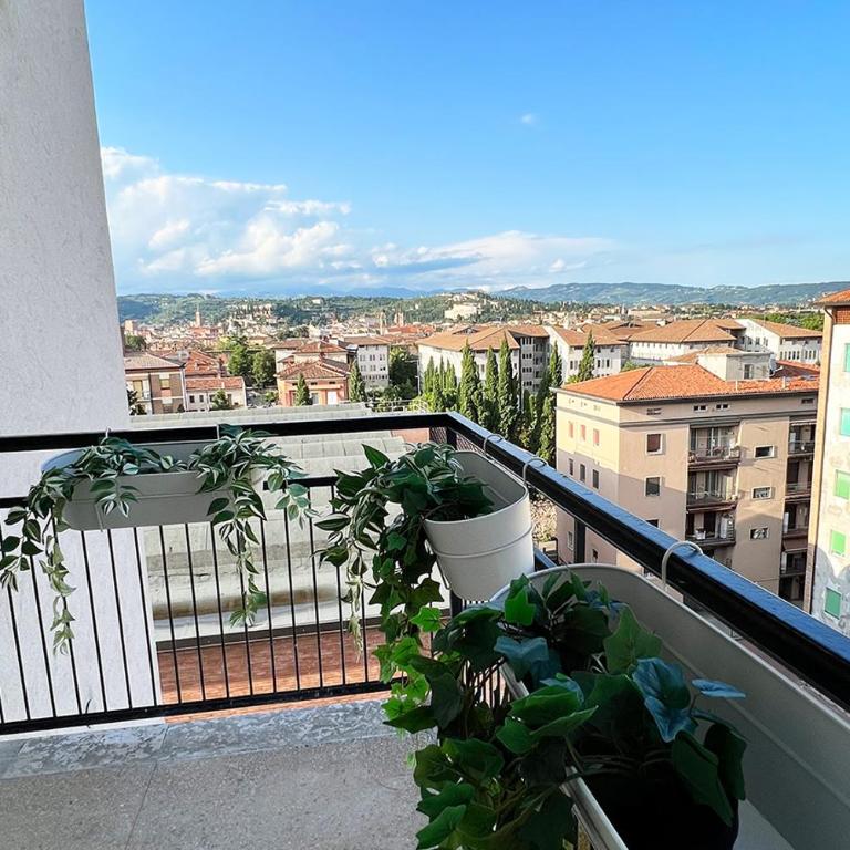 Juliet's Apartment Verona - One-Bedroom Apartment - 14