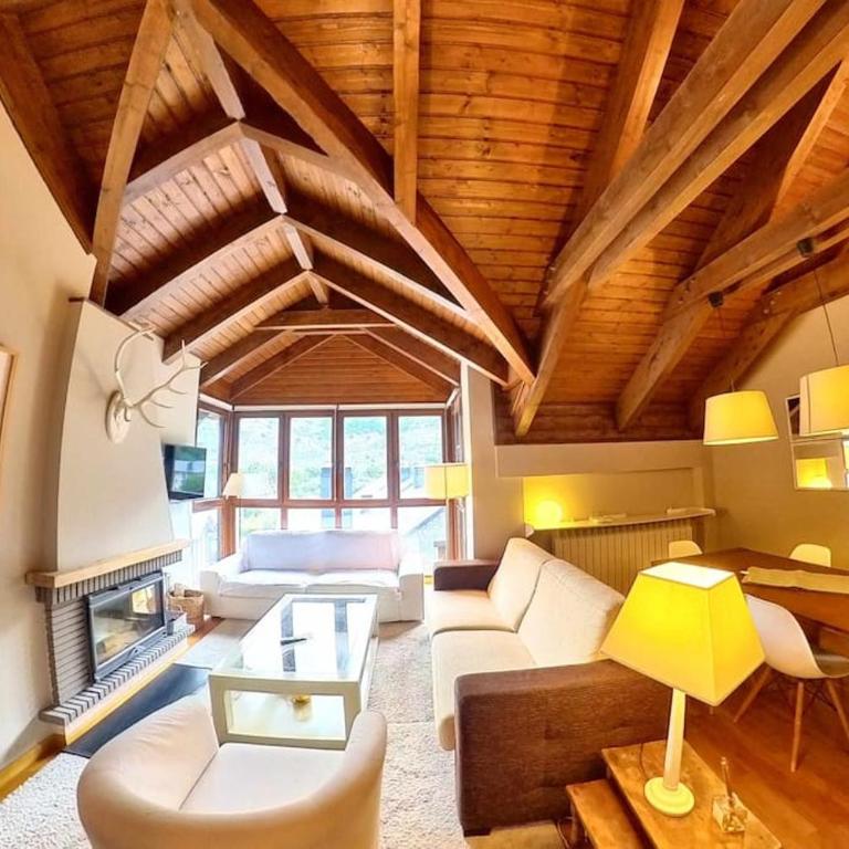 El Ático de Luz - tucasaenlospirineos - Three-Bedroom Apartment - 1