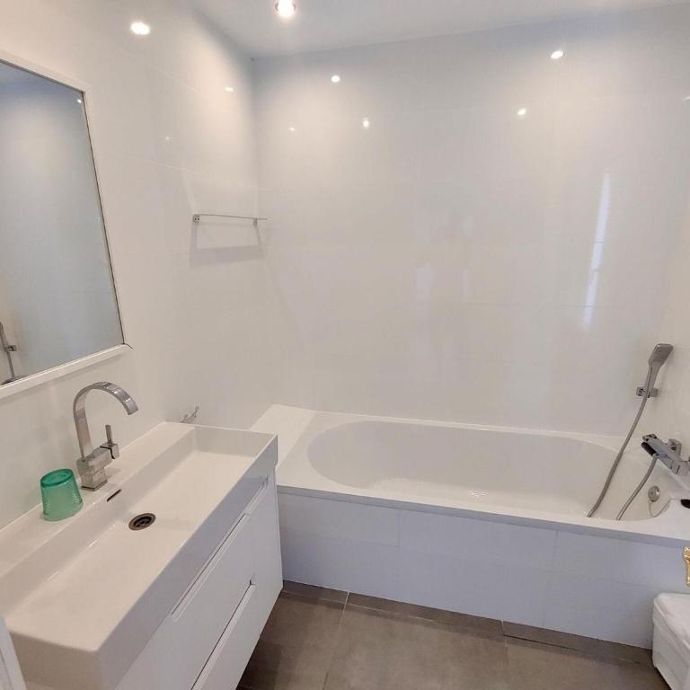 Relaxed Retreat With Pool - Casa Vacacional de 3 dormitorios - 22