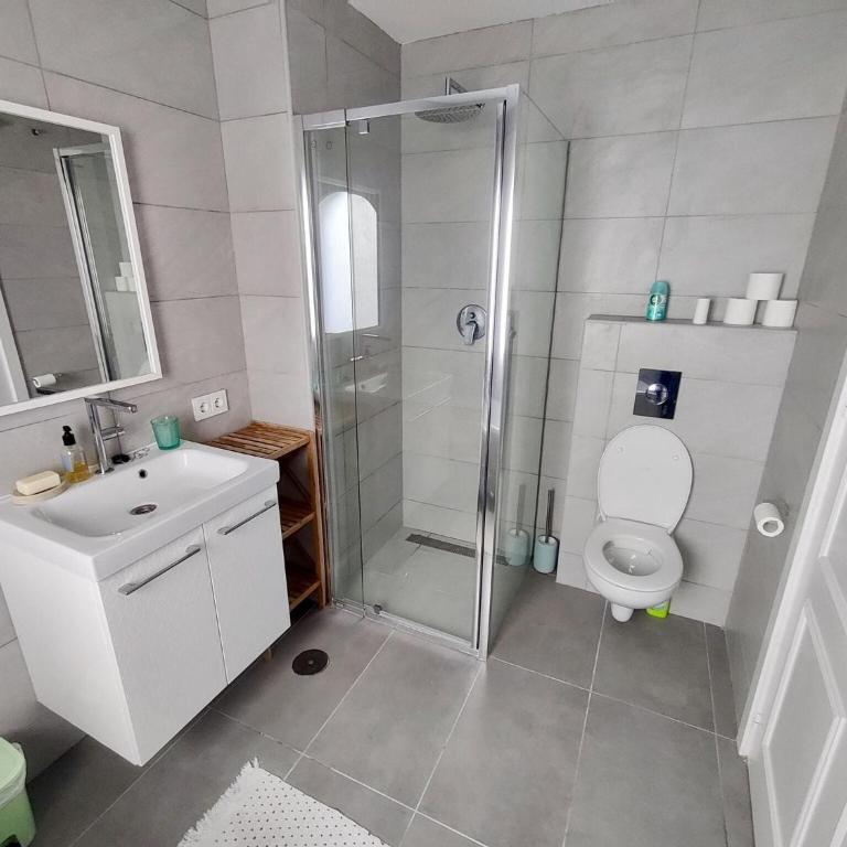 Relaxed Retreat With Pool - Casa Vacacional de 3 dormitorios - 24