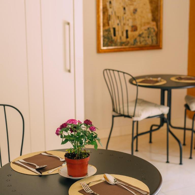 Filip Deluxe Rooms - Dvokrevetna Soba sa Bračnim Krevetom i Sopstvenim Kupatilom - 9