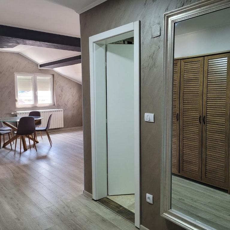 Double Dream Vrnjačka Banja - Two-Bedroom Apartment - 8