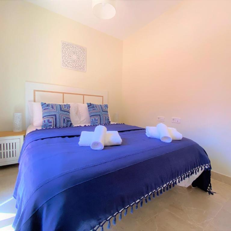 Sea View Penthouse Apartment with Hot Tub - Casa Bella Vista, Buenas Noches , Estepona - Three-Bedroom Apartment - 22