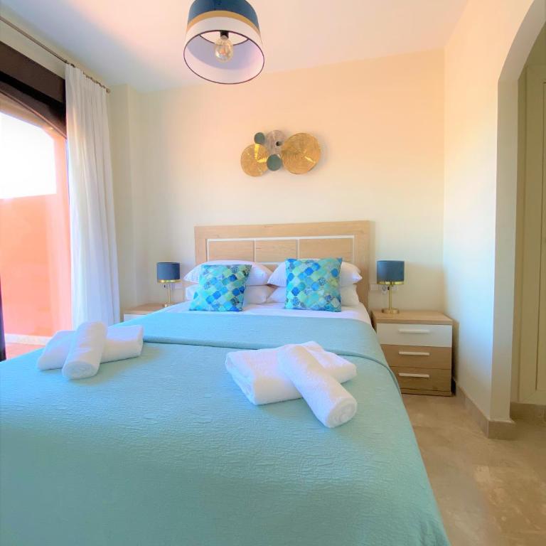 Sea View Penthouse Apartment with Hot Tub - Casa Bella Vista, Buenas Noches , Estepona - Three-Bedroom Apartment - 19