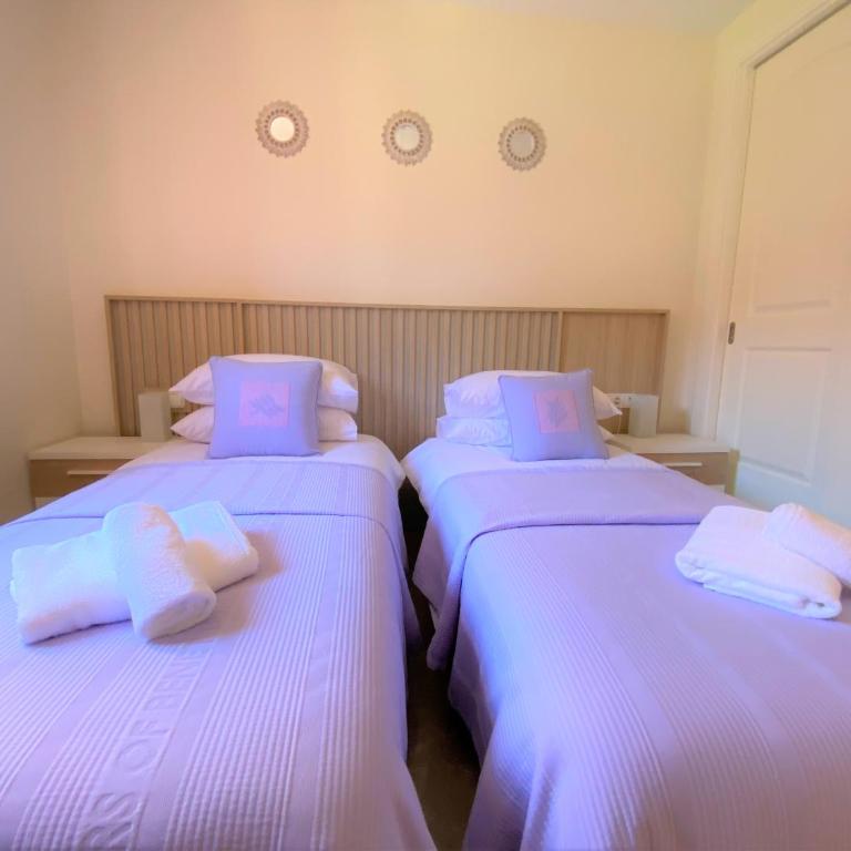 Sea View Penthouse Apartment with Hot Tub - Casa Bella Vista, Buenas Noches , Estepona - Three-Bedroom Apartment - 26