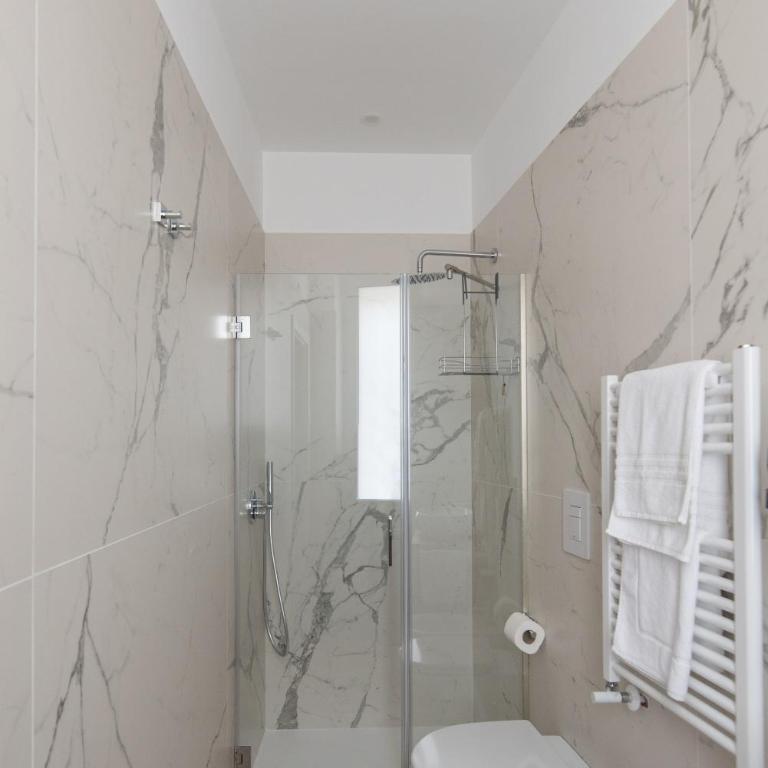 Nolana 28 Rooms in Naples - Camera Matrimoniale con Balcone - 15